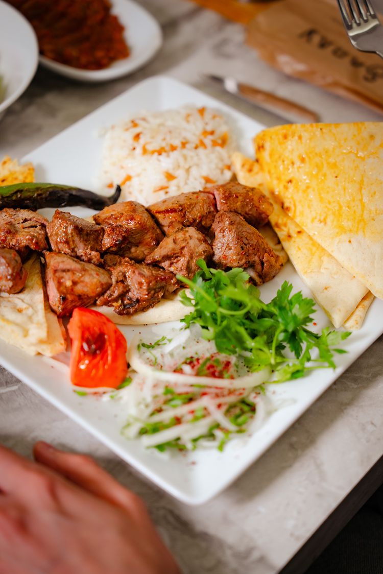 Beyazsaray kebap tabağı